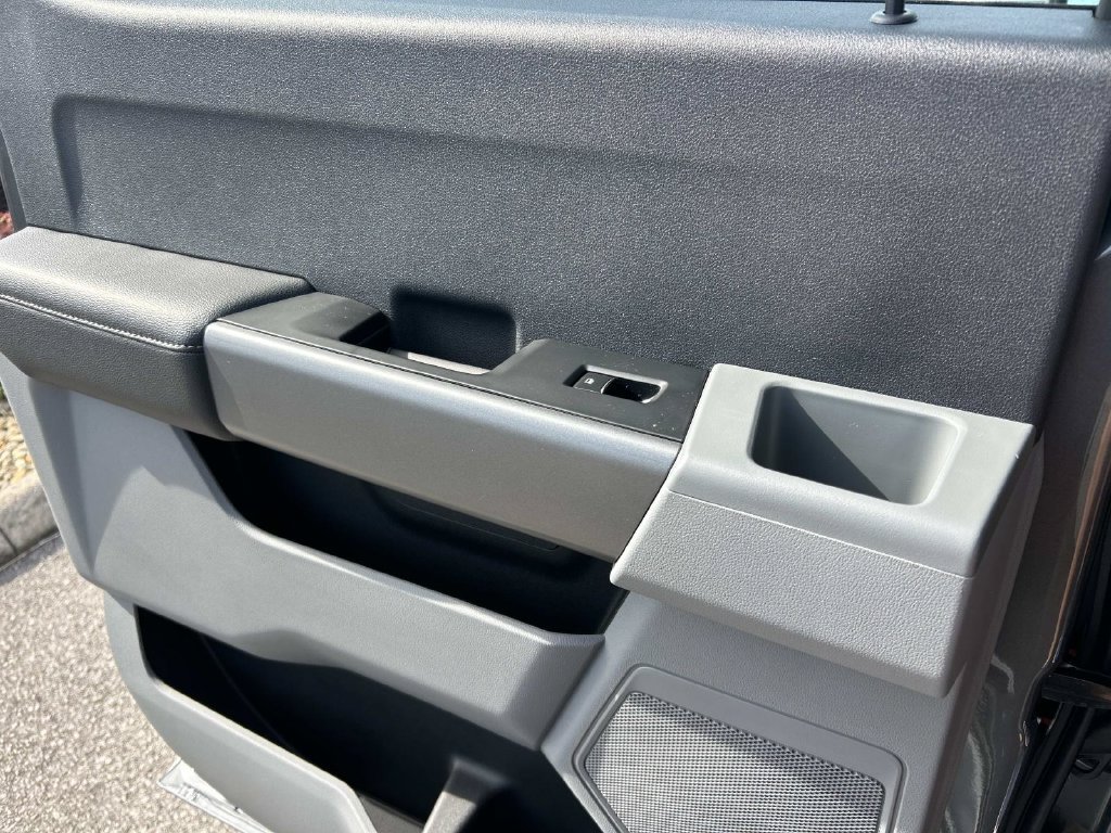 New 2027 Carbonized Gray Metallic Ford F-250® XL image 18