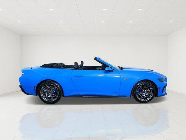 Certified Used 2025  Ford GT Premium image 8