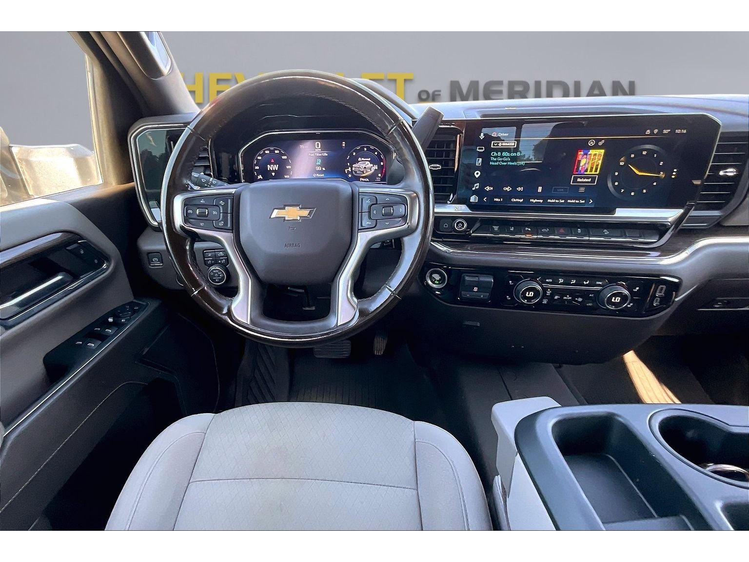 Used 2024 Summit White Chevrolet LT image 5