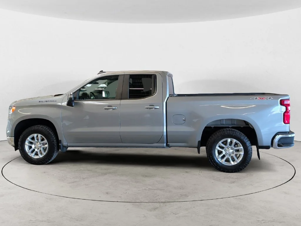 Used 2023 STERLING GRAY METALLIC Chevrolet LT image 12