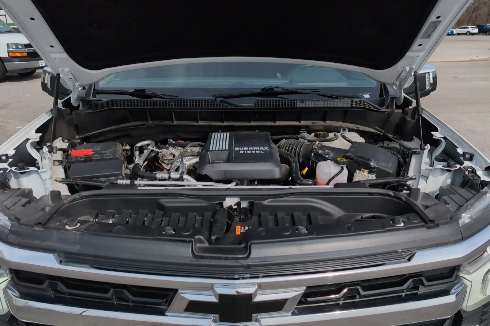 Used 2025 Summit White Chevrolet LT image 29