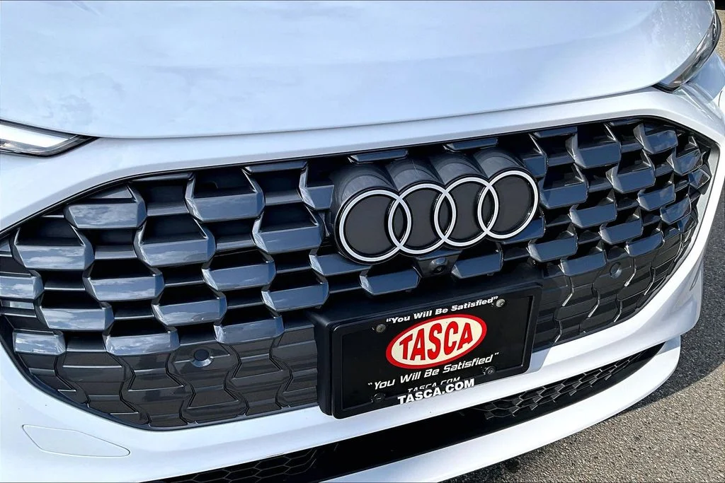 Used 2025 White Audi 2.0T Premium image 33