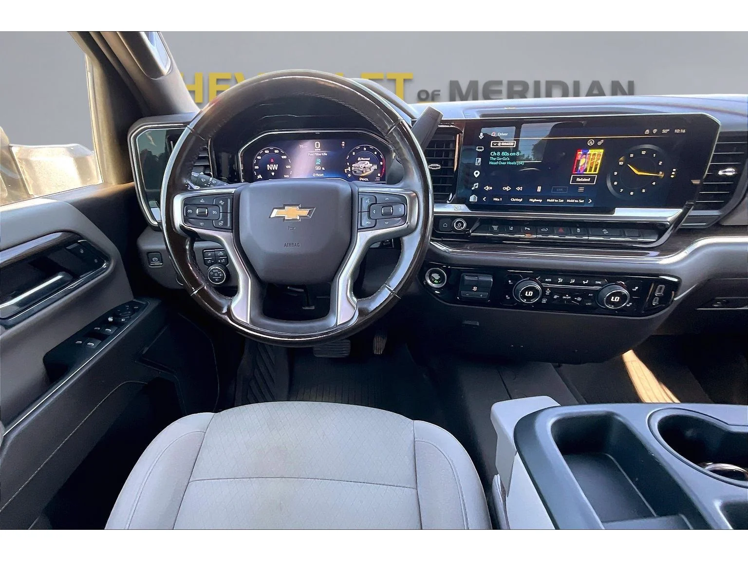 Used 2024 Summit White Chevrolet LT image 5