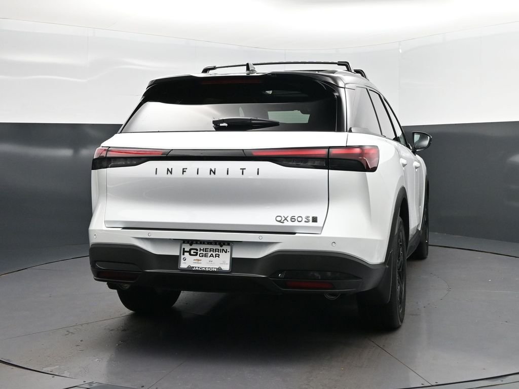 New 2027 2T RAD WHT INFINITI Sport AWD image 7