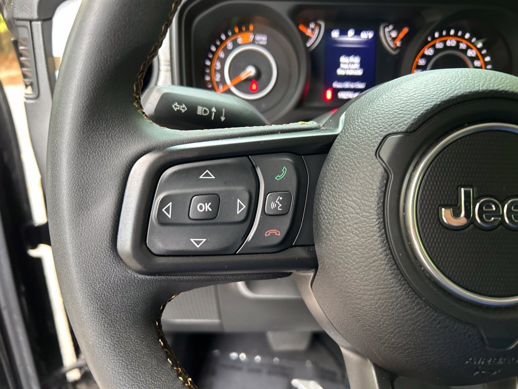 Used 2024 Black Jeep Sport S image 22