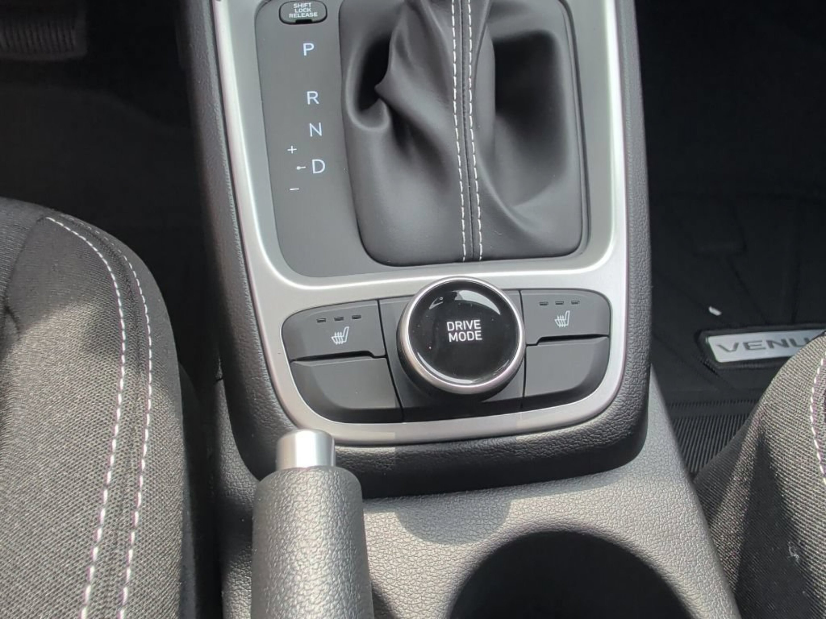 New 2026 Shimmering Silver Hyundai SEL image 28