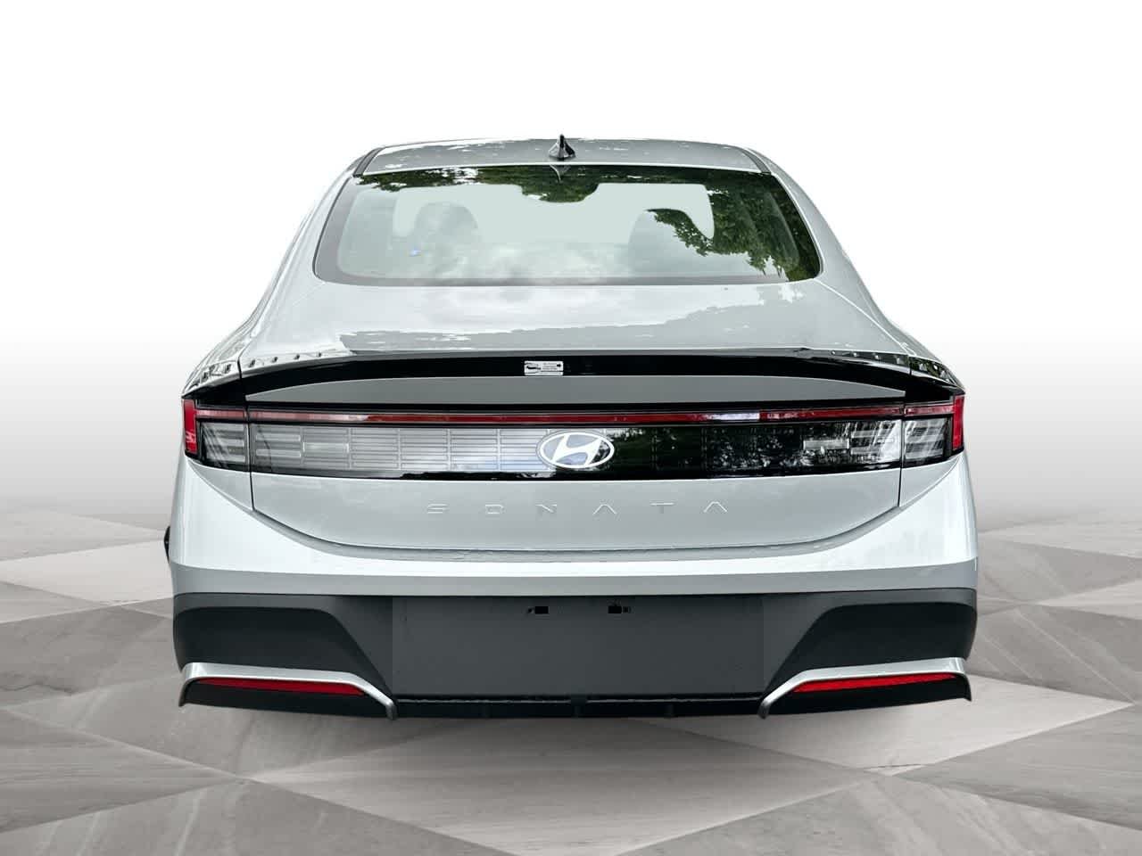 New 2026 Aero Silver Hyundai SE image 7