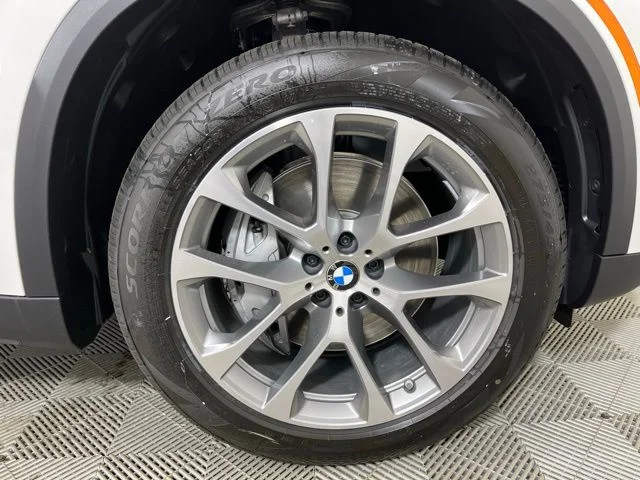 New 2026 Alpine White BMW xDrive50e image 18