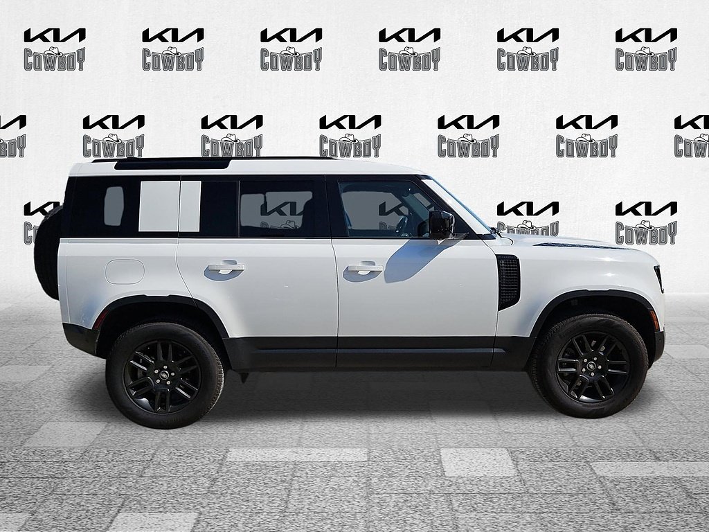Used 2025  Land Rover 110 P300 S image 8