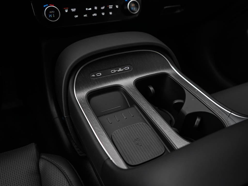 New 2026 Abyss Black Pearl Hyundai SEL 8P AWD image 55
