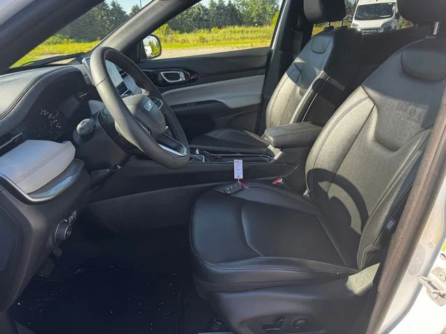 Certified Used 2025 White Jeep Limited image 21