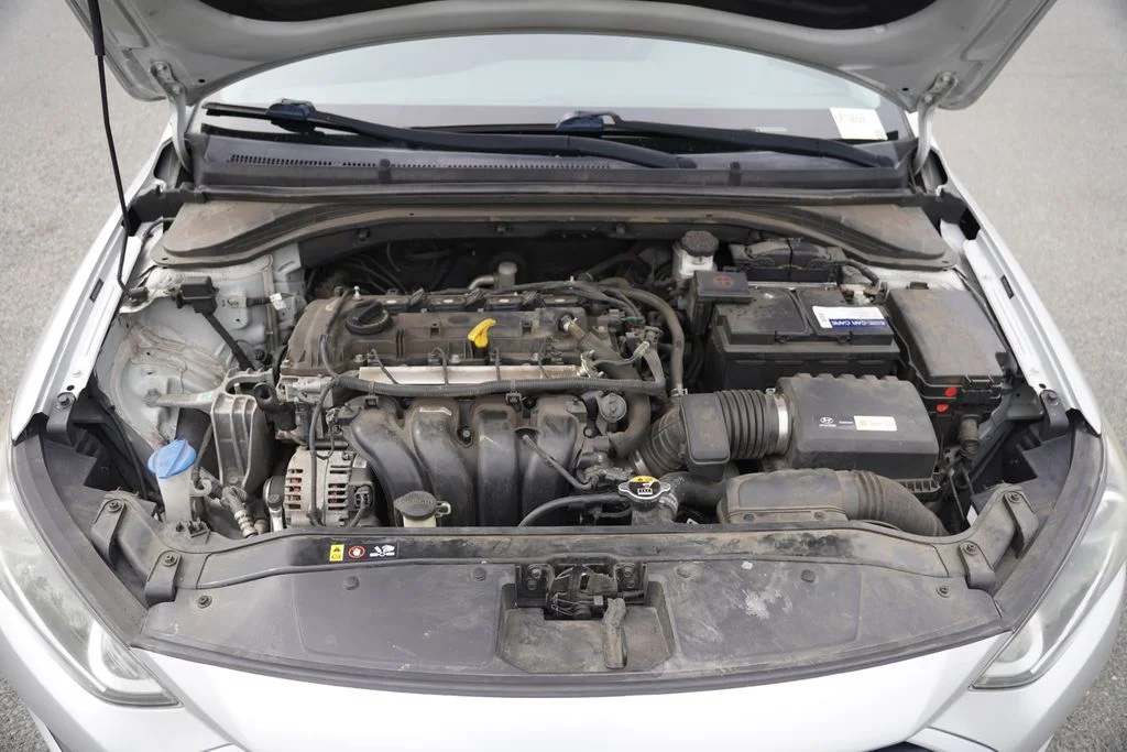 Used 2017 Silver Hyundai Value Edition image 6