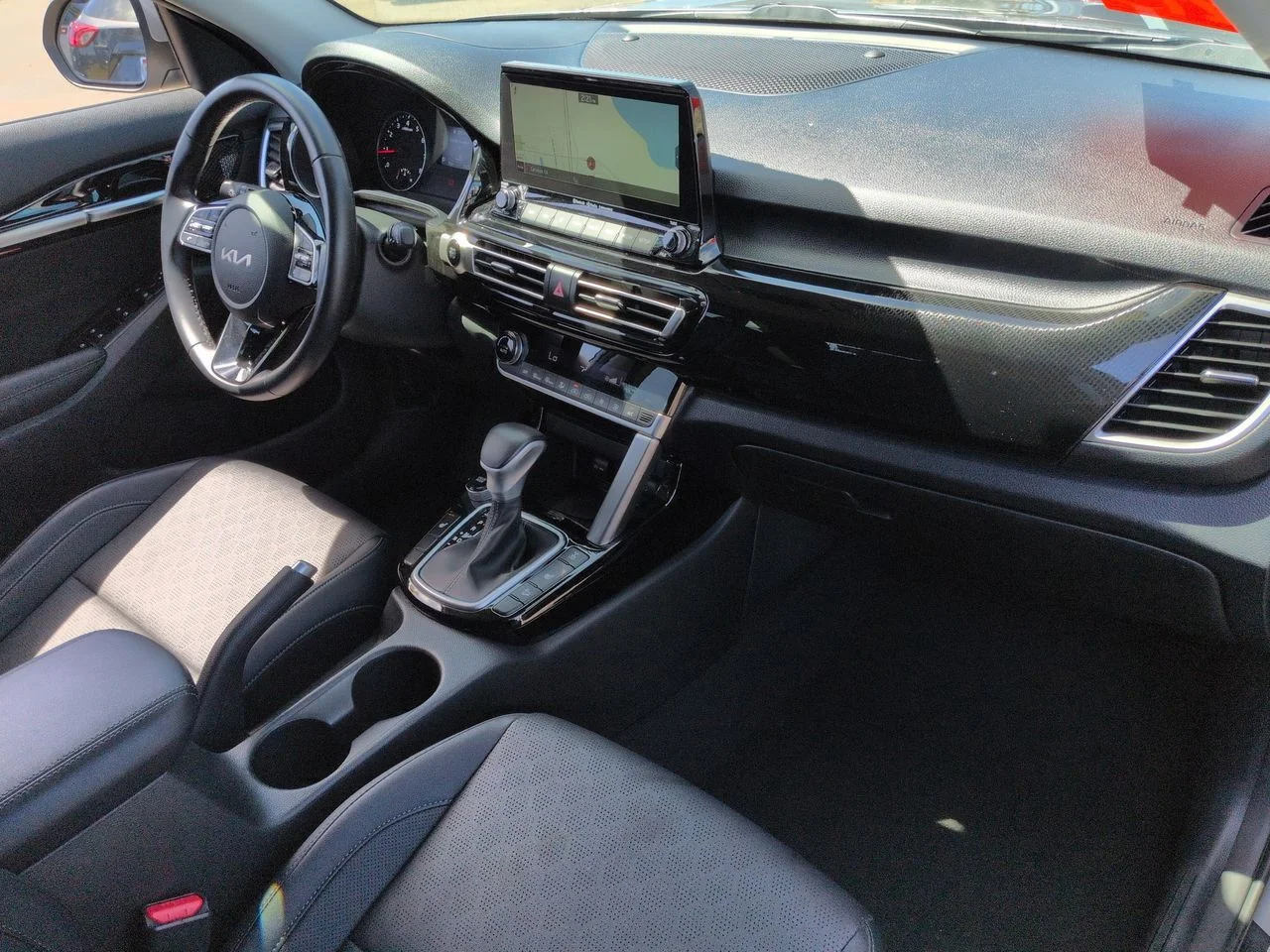 Certified Used 2022 Gravity Gray Kia EX image 30