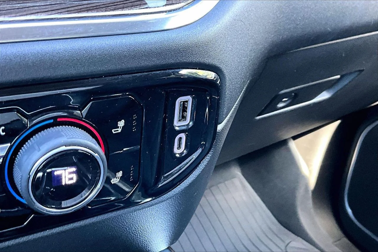 Used 2023 White Chevrolet RST image 17