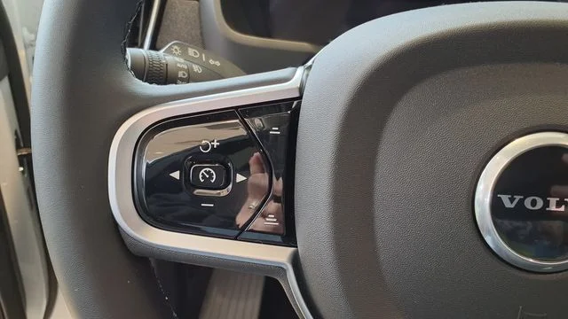 New 2026 Crystal White Volvo Plus image 21