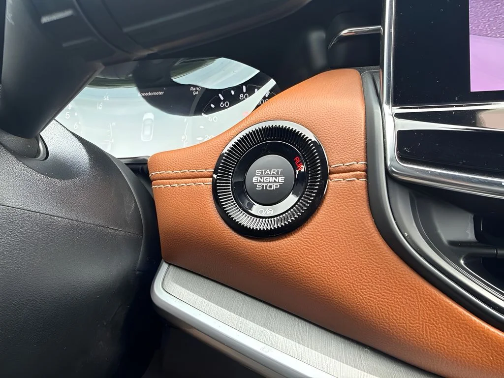 Used 2025 White Jeep Limited image 13