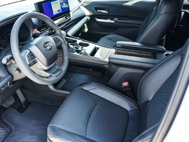 New 2026 Pearl Toyota Platinum image 10