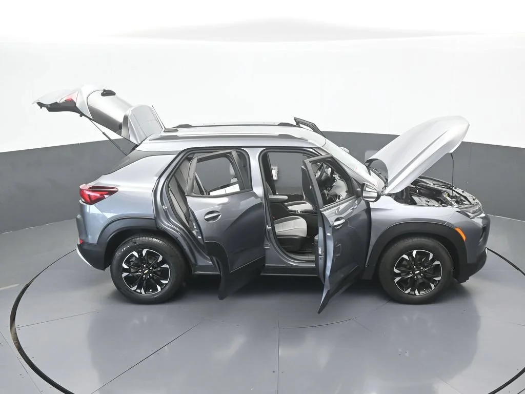 Used 2021 Satin Steel Metallic Chevrolet LT image 65