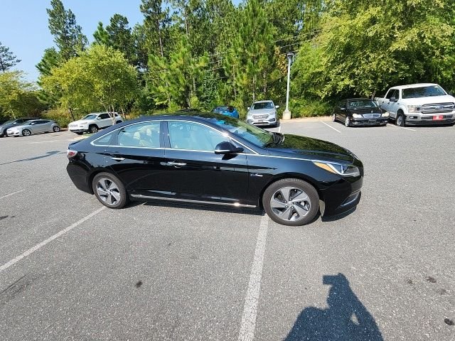 Used 2017 Black Hyundai Limited image 14
