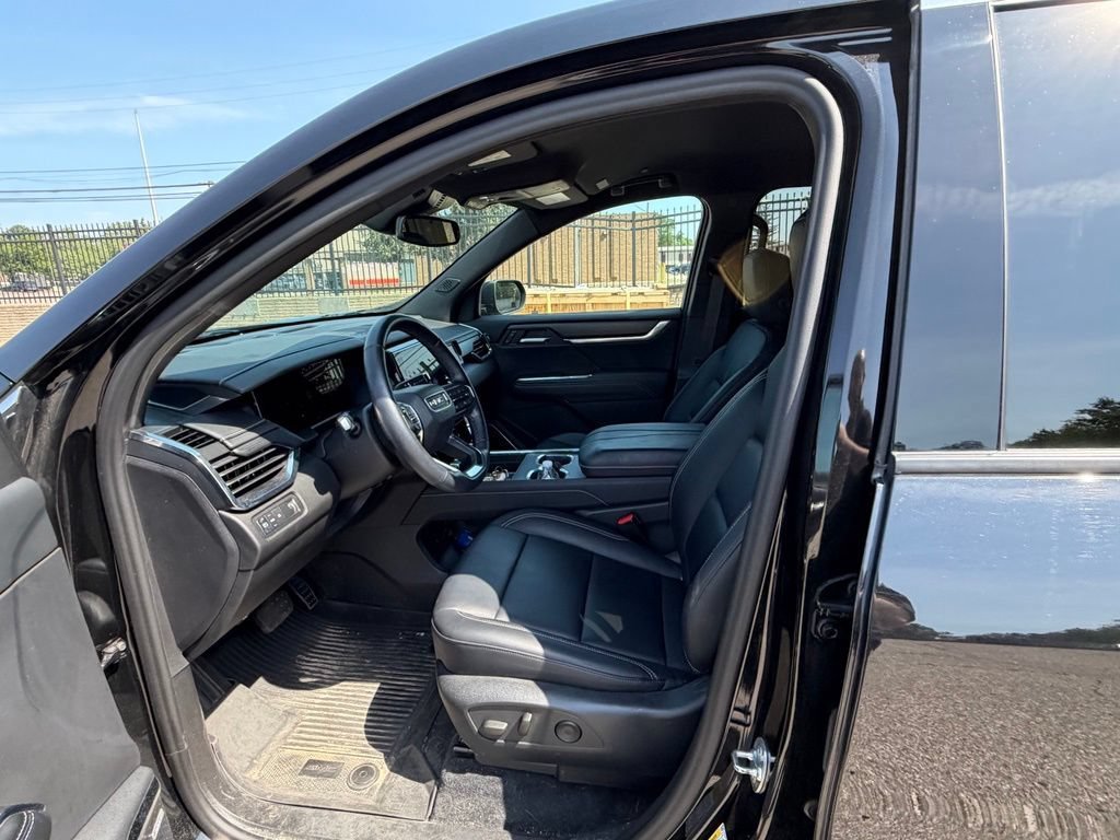 Used 2024 Ebony Twilight Metallic GMC Elevation image 7