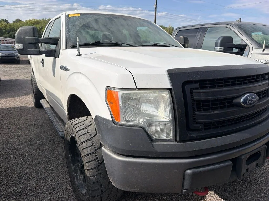 Used 2013 Oxford White Ford XL image 1