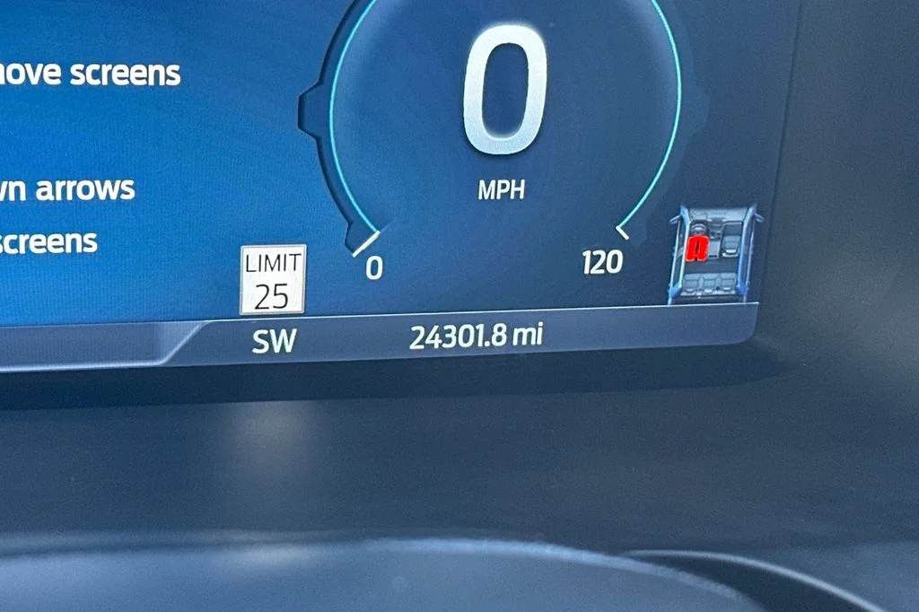 Used 2025 Red Ford Flash image 26