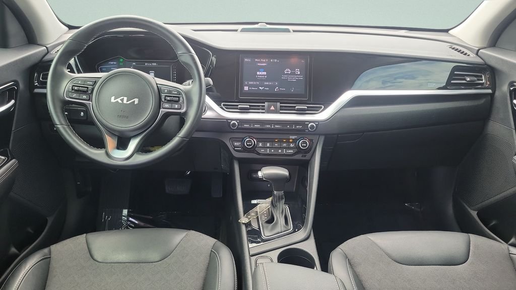 2022 Kia Niro EX - Photo 11