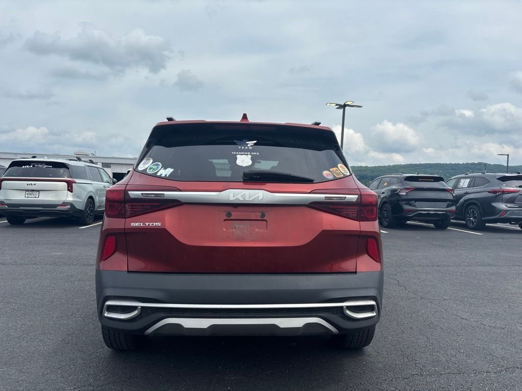 Used 2022 Orange Kia S image 4