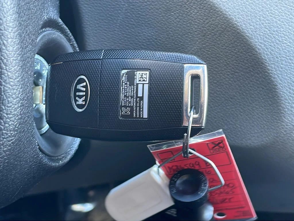 Used 2016 Silver Kia EX image 13