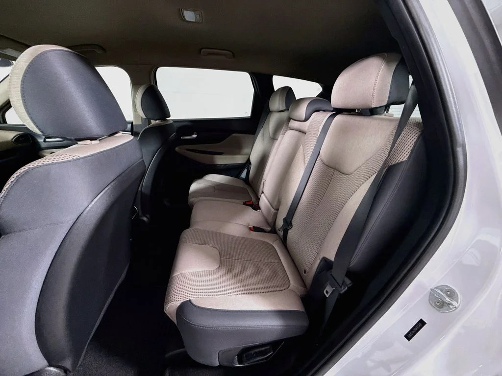 Used 2022 Quartz White Hyundai SEL image 3