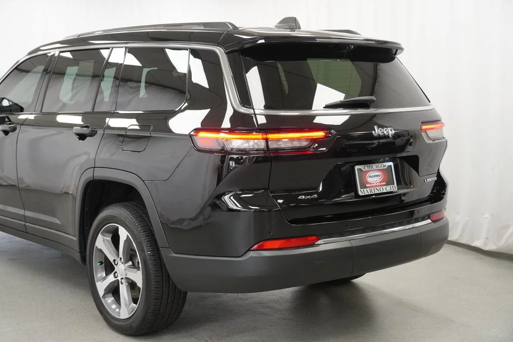 Used 2023 Black Jeep Limited image 13