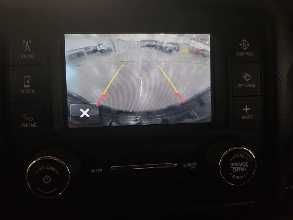 Used 2018 White Jeep Unlimited Sport S image 25