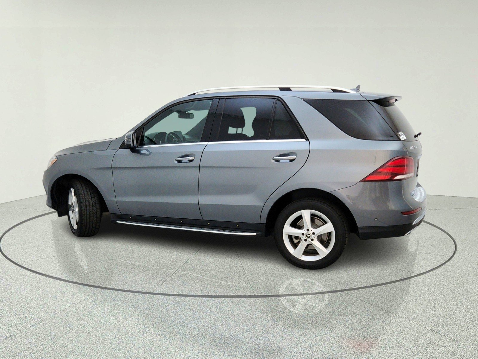 Used 2018 Selenite Grey Metallic Mercedes-Benz GLE 350 image 13