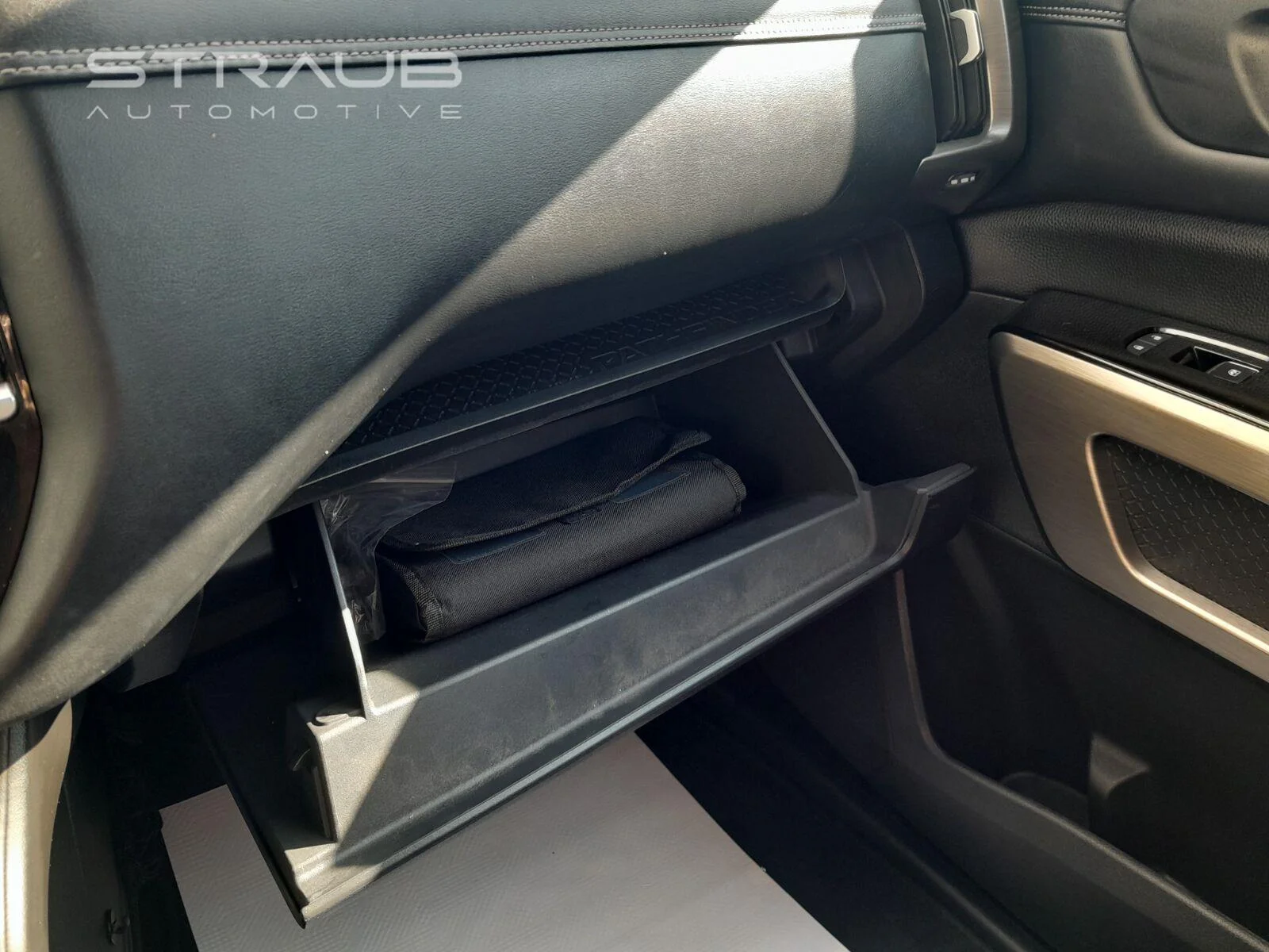 Used 2022 Scarlet Ember Tintcoat Nissan Platinum image 38