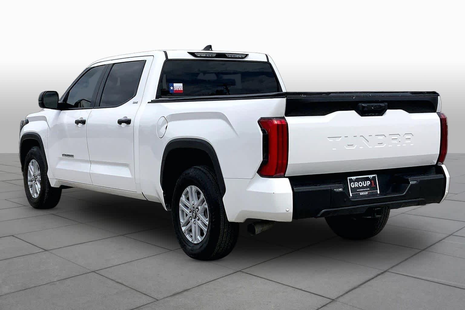 Used 2025 Ice Cap Toyota SR5 image 12