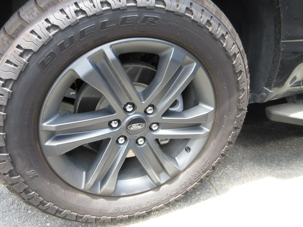 Certified Used 2023 Agate Black Metallic Ford XLT image 5