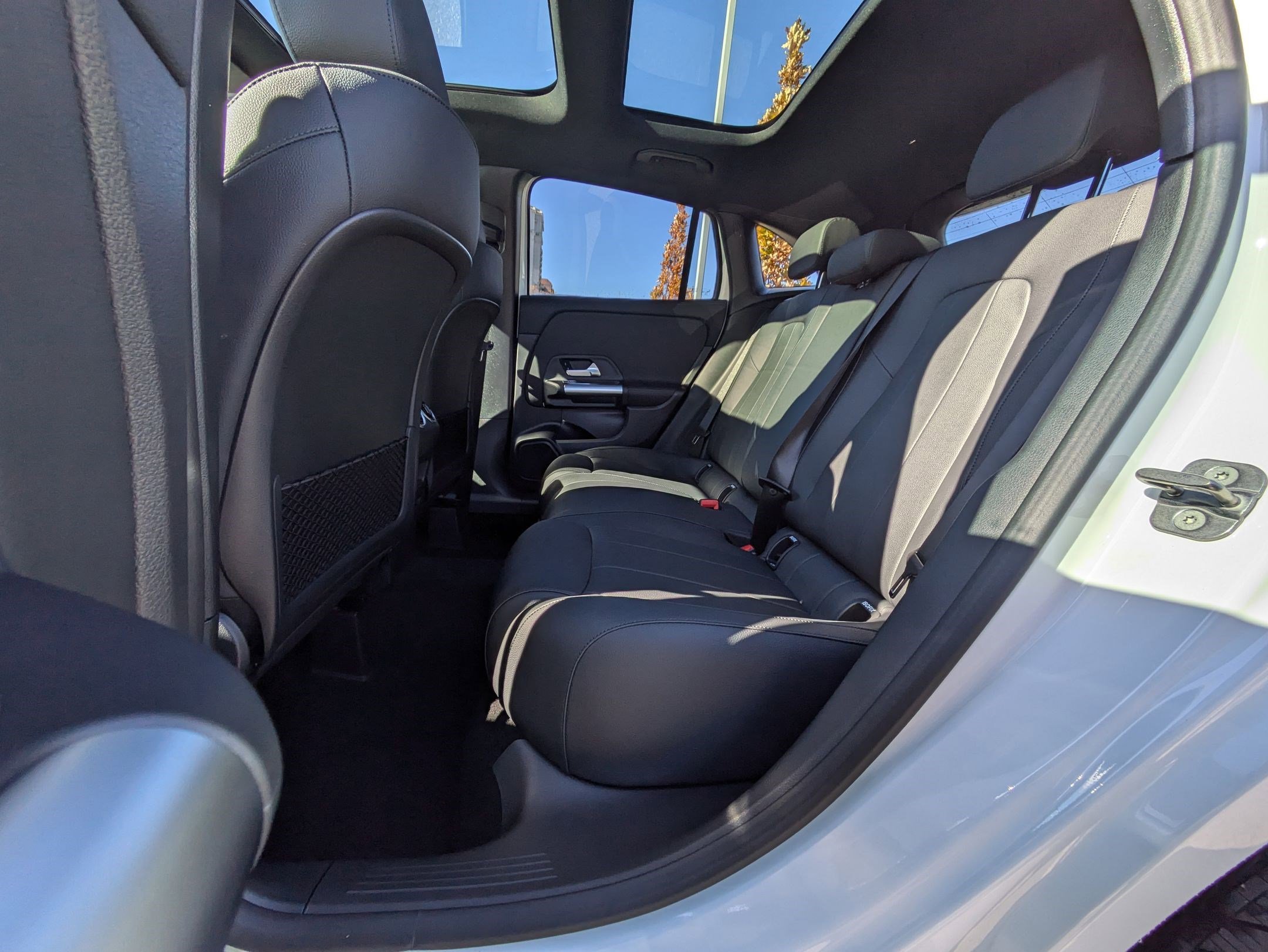 New 2025 Polar White Mercedes-Benz GLA 250 image 17