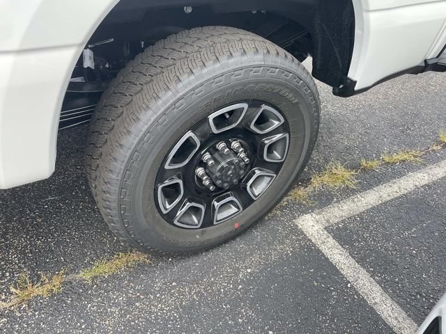 New 2026 Star White Metallic Tri-Coat Ford F-350® Platinum® image 4