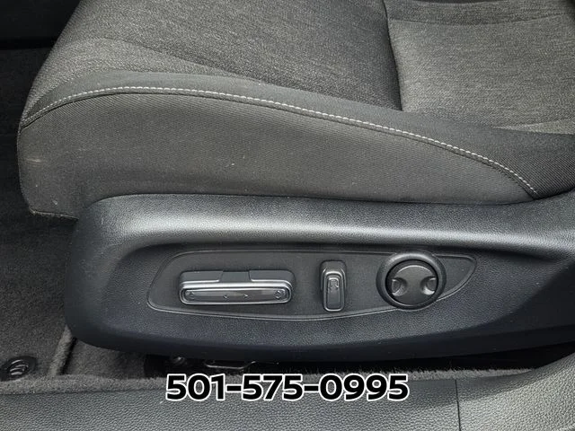 Used 2025  Honda SE image 9