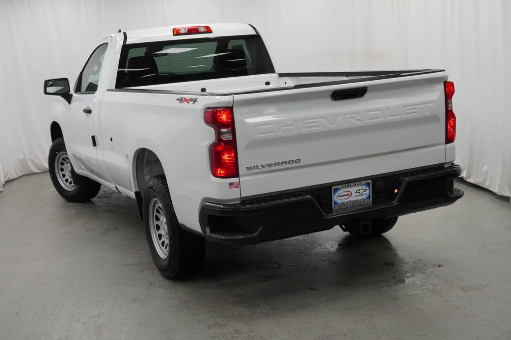 New 2026 Summit White Chevrolet WT image 31