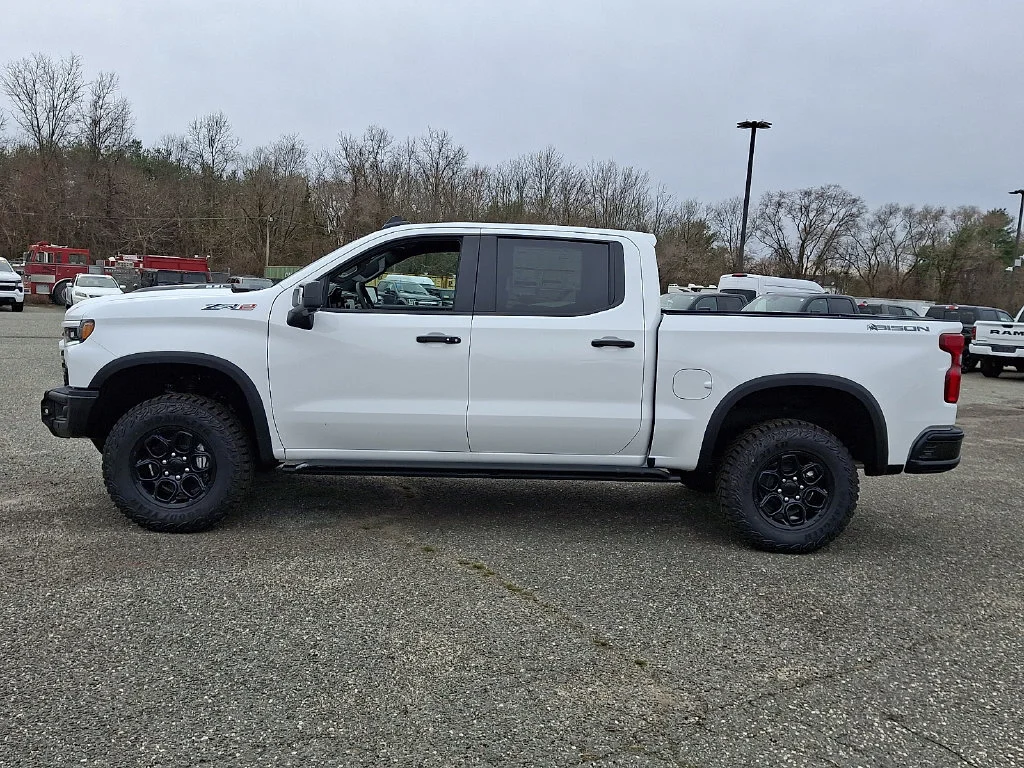 New 2026 Summit White Chevrolet ZR2 image 5