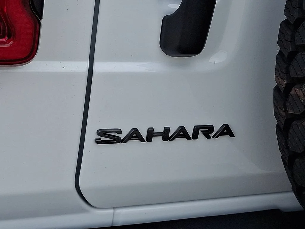 New 2026 Bright White Clearcoat Jeep Sahara image 21
