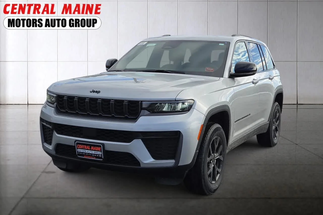 2026 Jeep Grand Cherokee Laredo Altitude