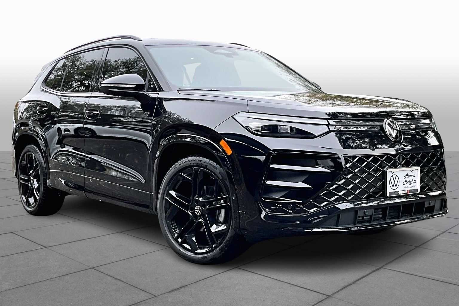 View vehicle photo 2