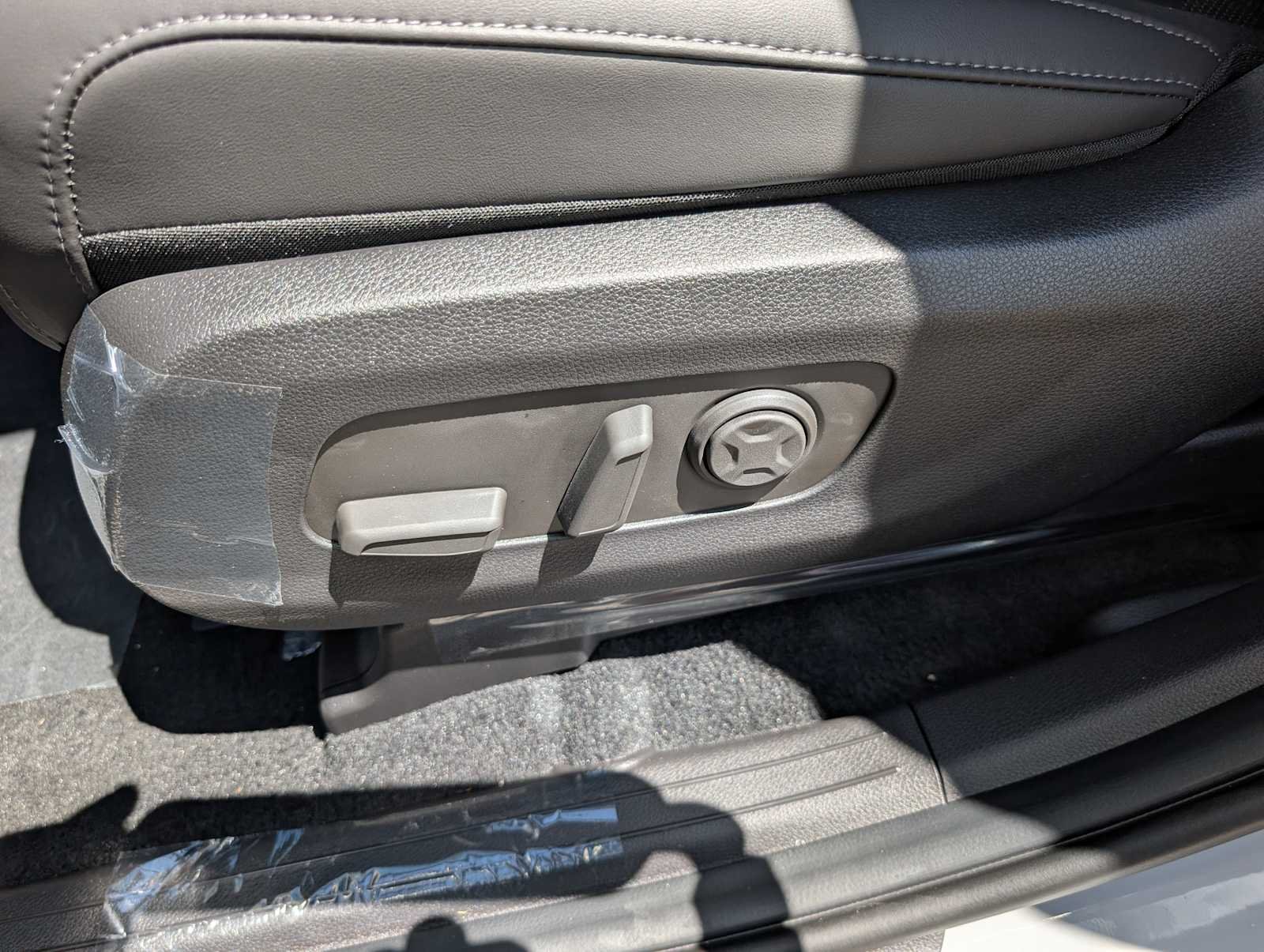 New 2027 Ceramic Silver Kia SX image 33