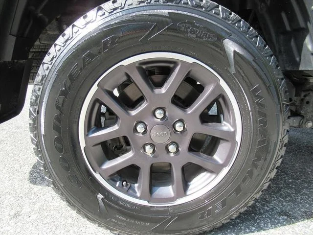 Used 2023 Gray Jeep Overland image 8