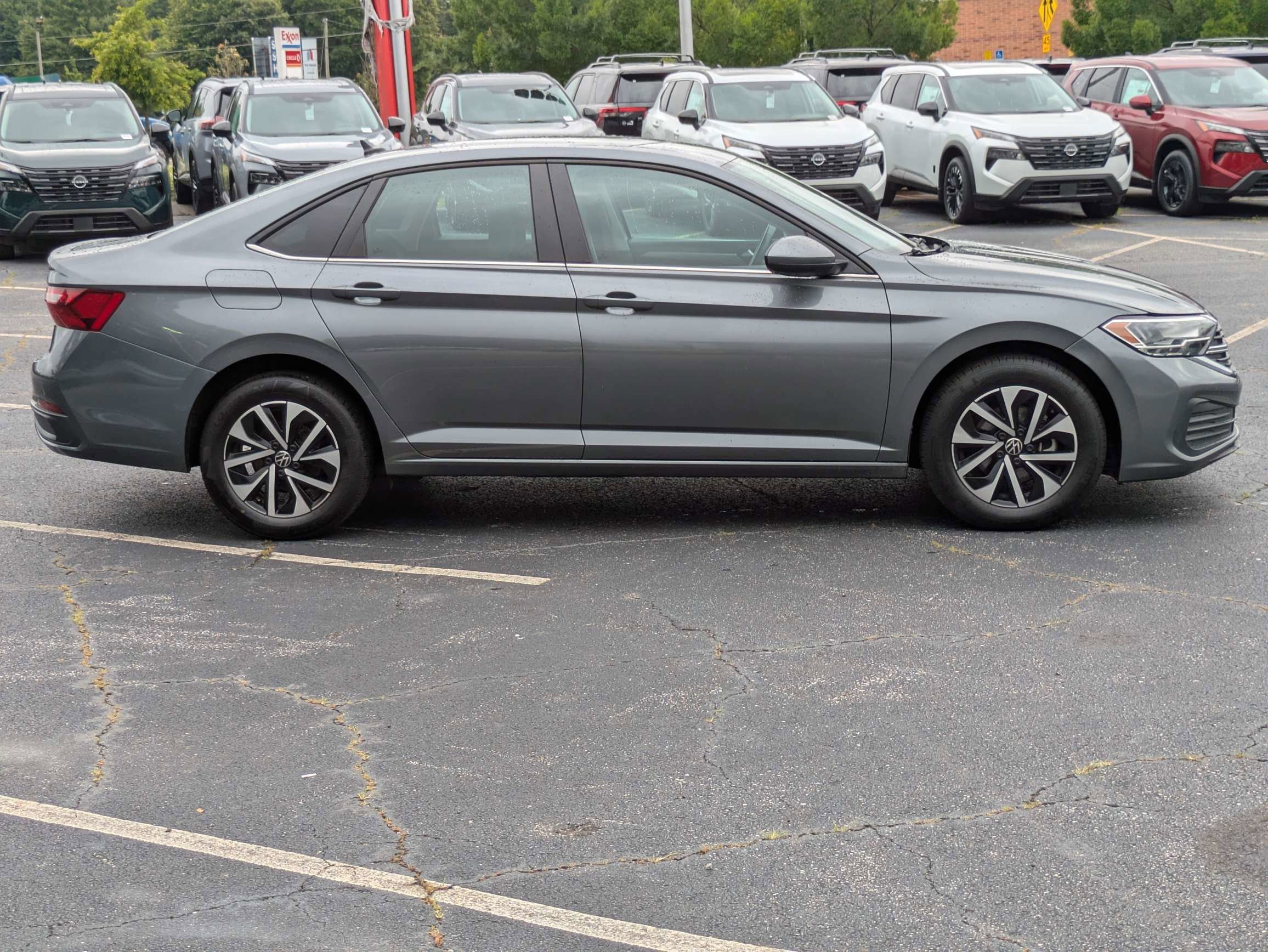 Used 2024  Volkswagen 1.5T S image 2