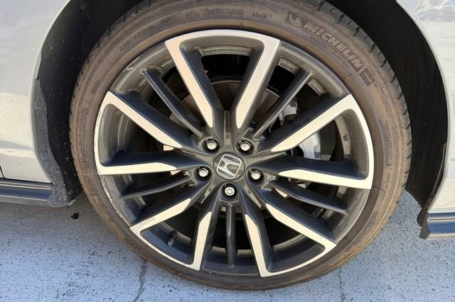 Certified Used 2023 Urban Gray Pearl Honda Touring image 5