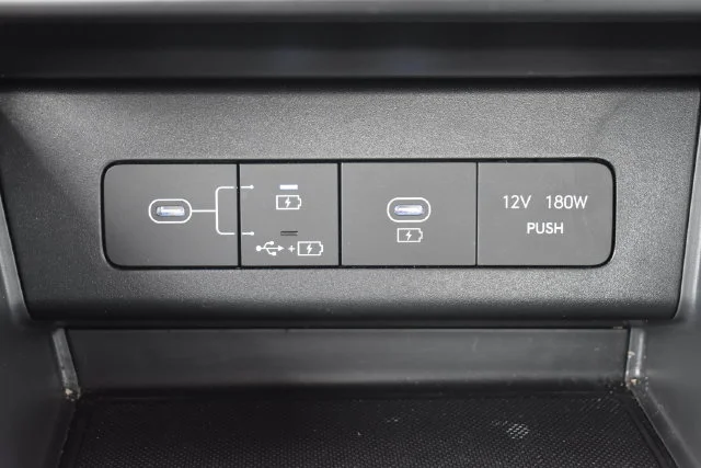 Used 2025 Silver Hyundai SEL image 29