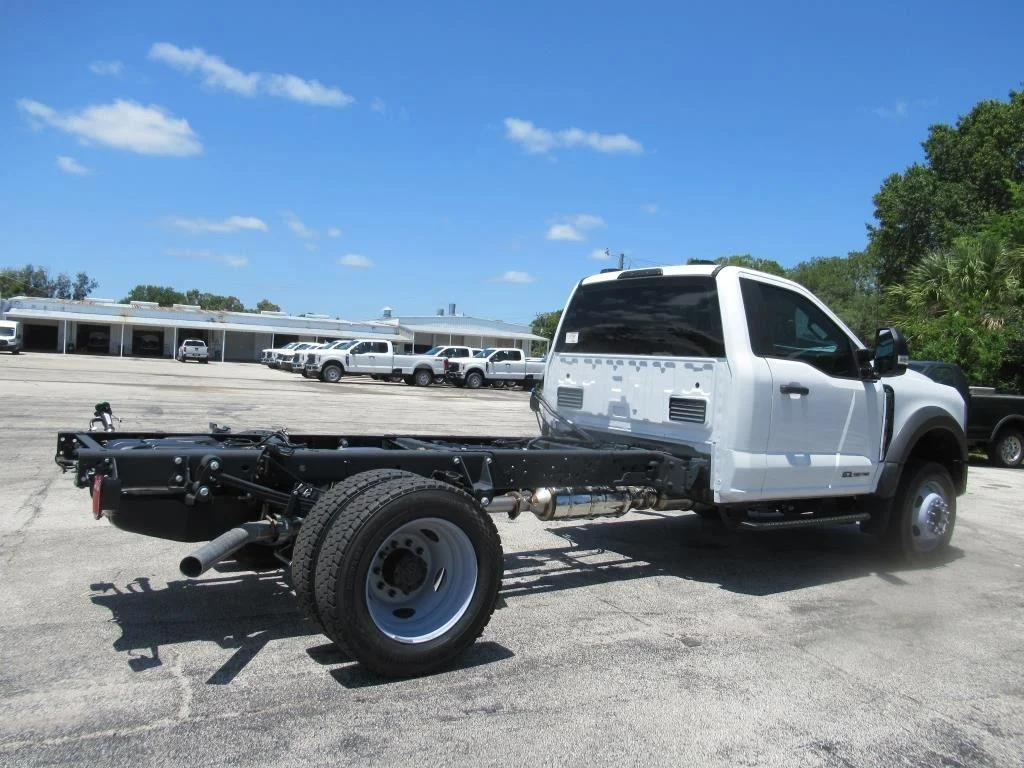 New 2024 Oxford White Ford F-550® XL image 6